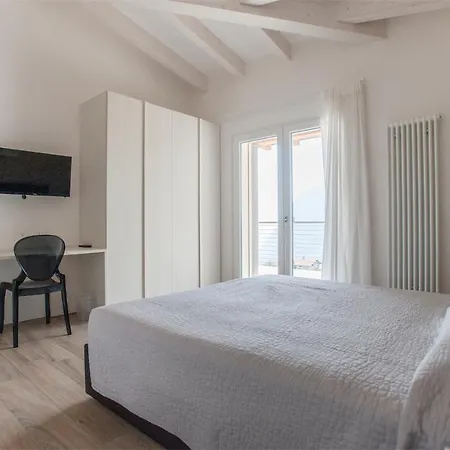 Aparthotel Terrazze Sul Garda Tenno Exterior foto